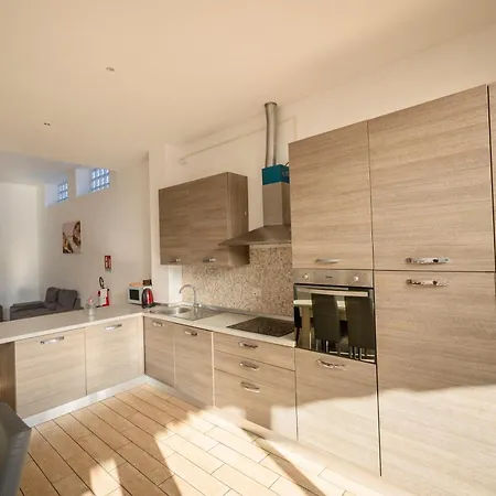 Magnifico Con Doppio Terrazzo شقة ميلان