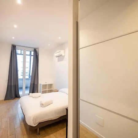 Magnifico Con Doppio Terrazzo ميلان