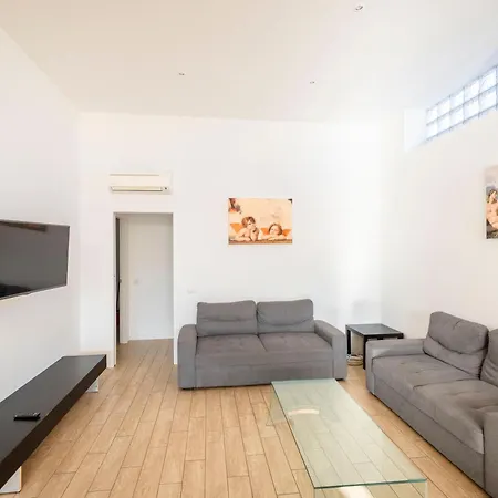 Magnifico Con Doppio Terrazzo شقة