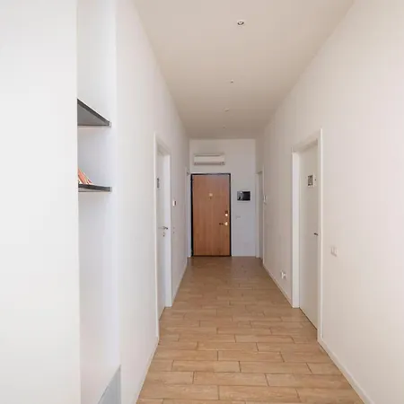 شقة Magnifico Con Doppio Terrazzo ميلان